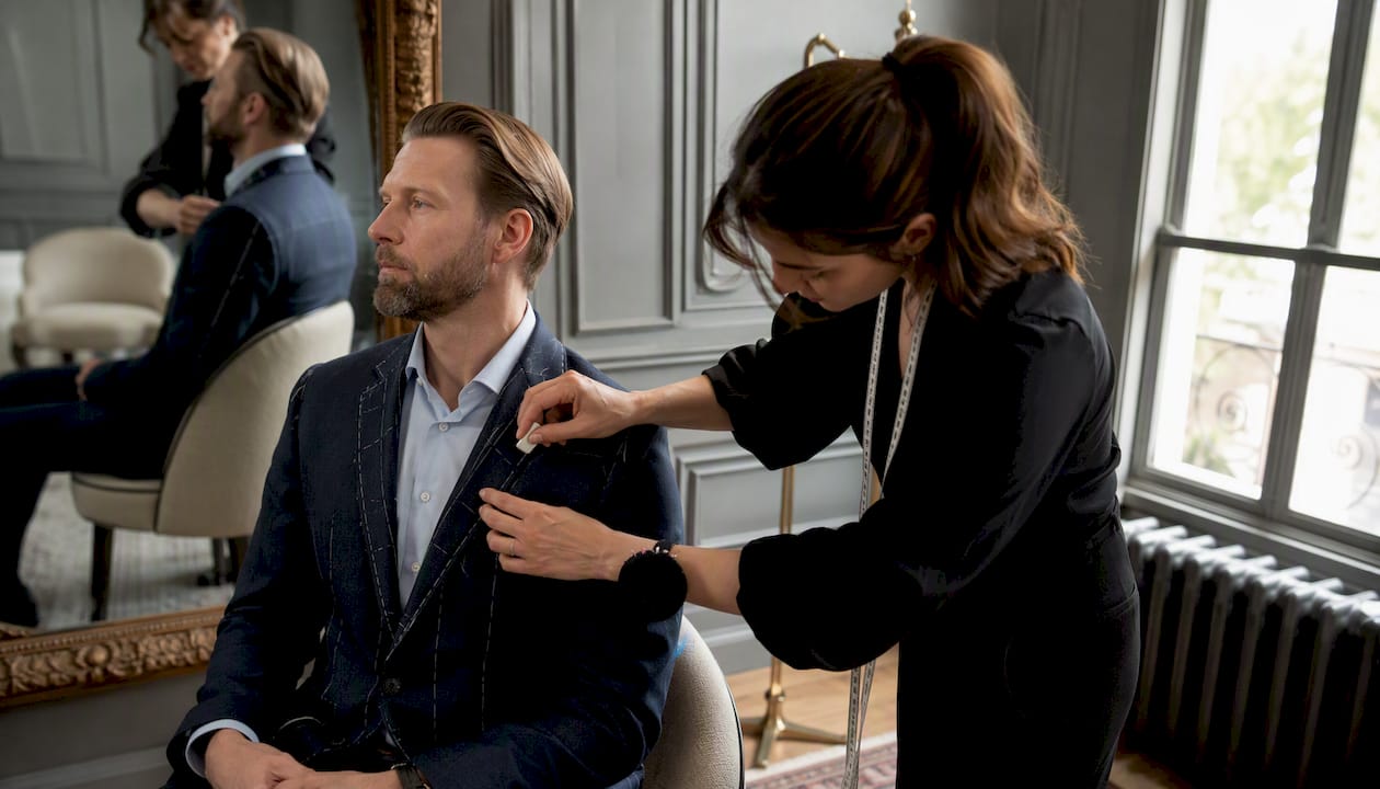 Lapel and collar fitting detail on bespoke jacket