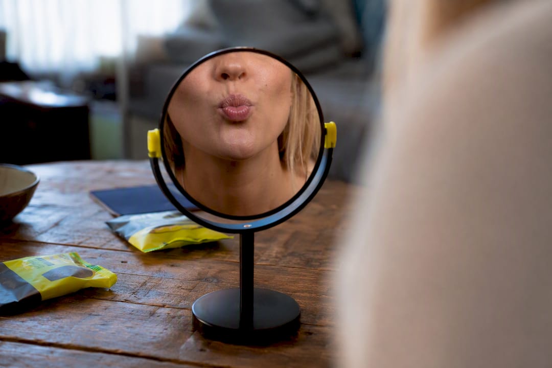 Close-up of lips shaping Swedish vowel ö