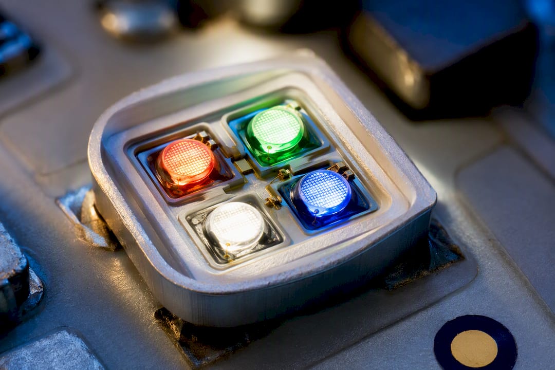 170 vs 128 DMX Pixels: Plan RGB vs RGBW for Installers