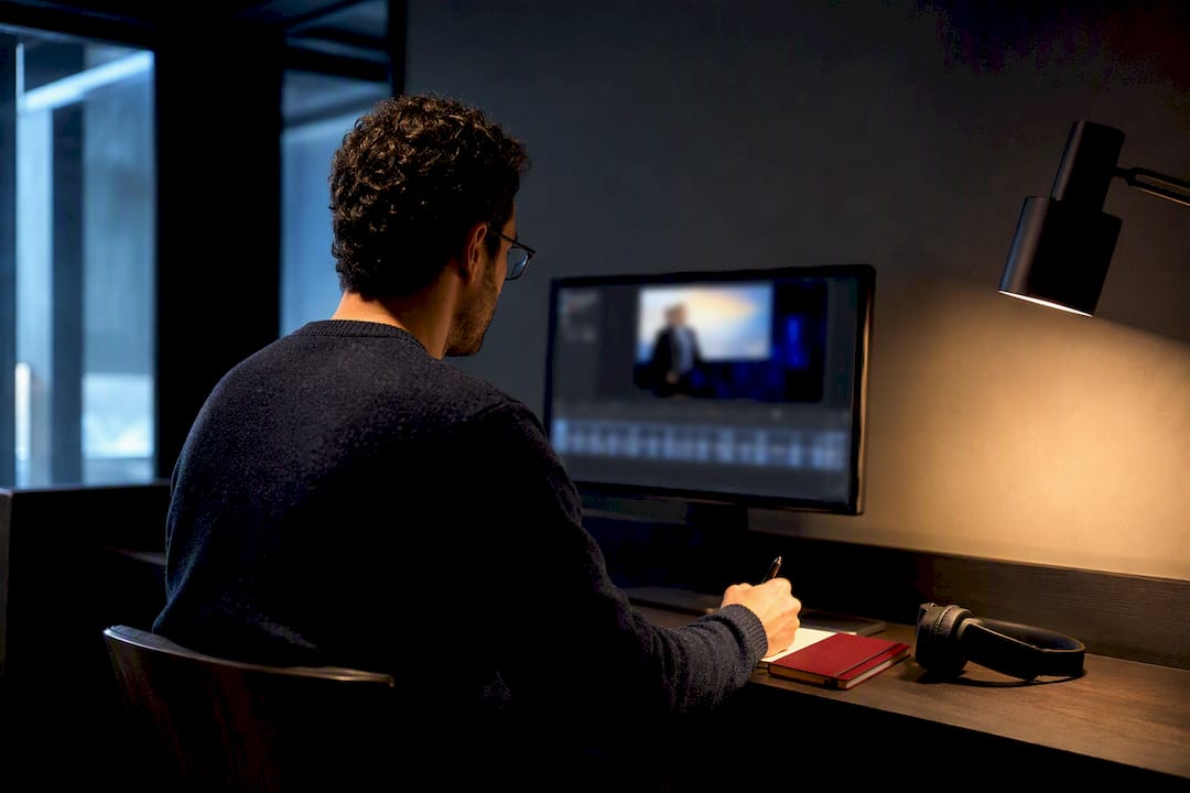Analyst reviewing a webinar transcript