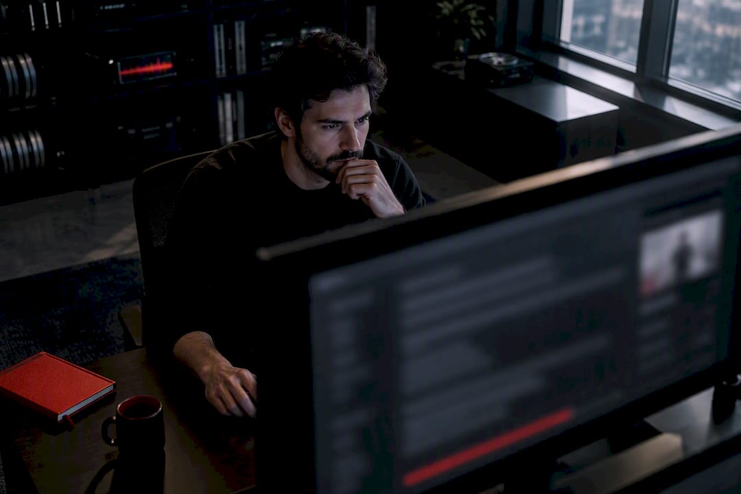 Analyst reviewing a live stream transcript