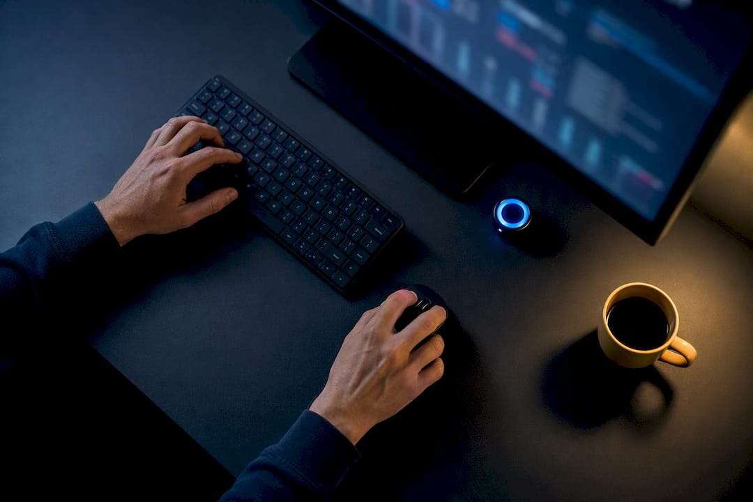 Scalper timing an order entry at desk