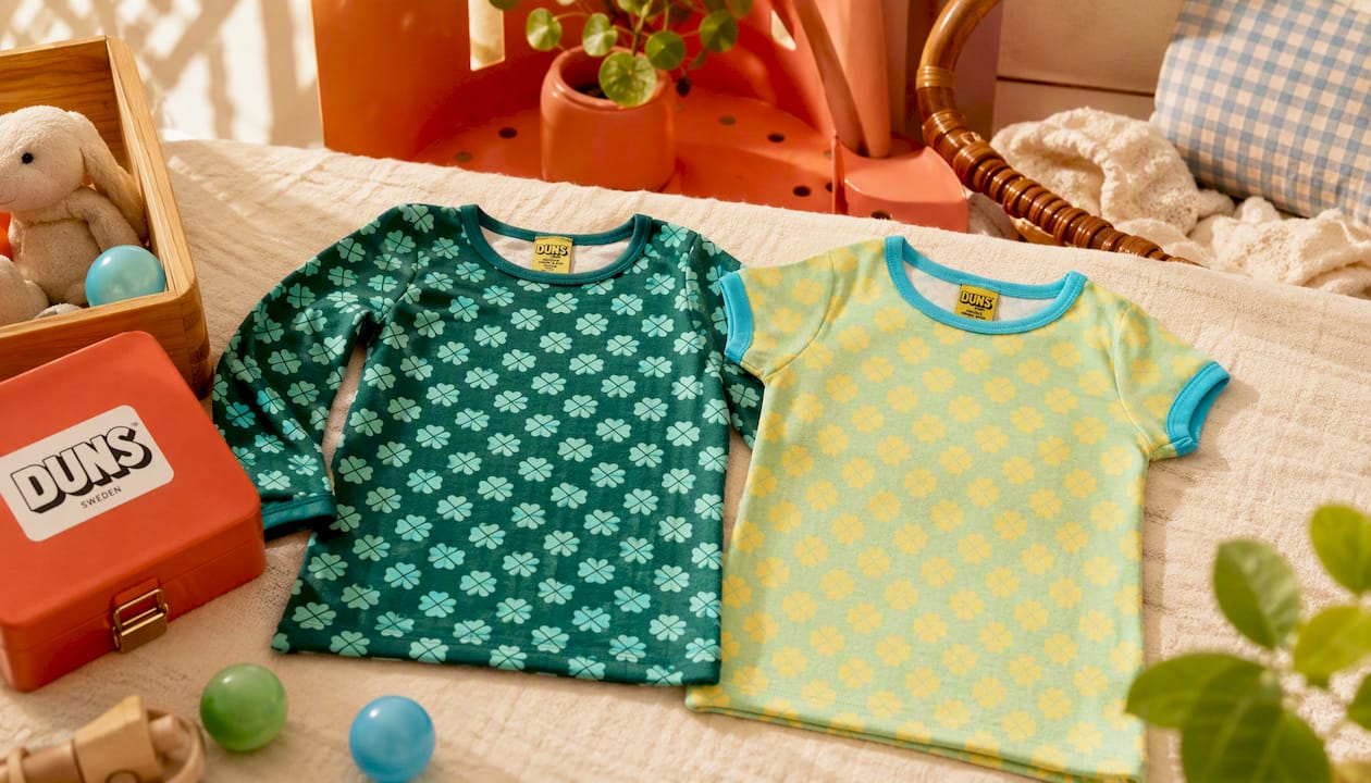 DUNS Sweden Clover Long Sleeve Top: Bistro Green