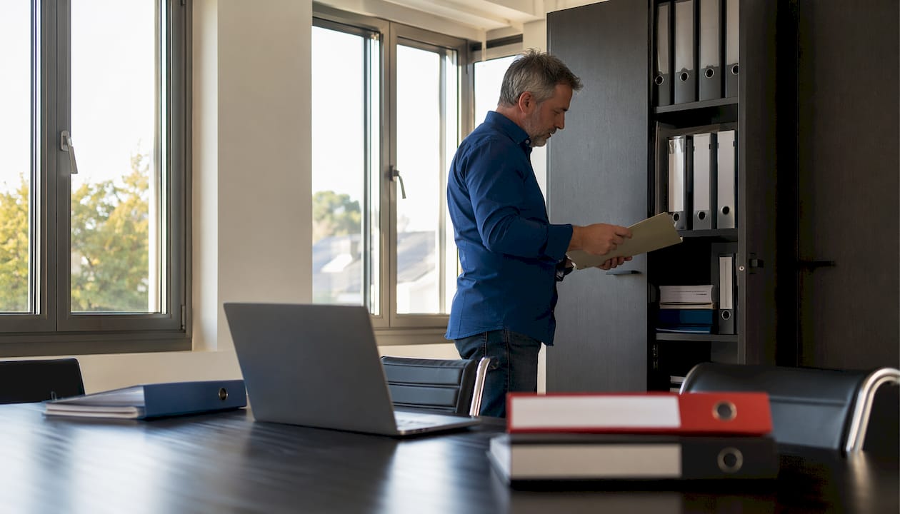 Responsabile verifica la gestione dei documenti secondo gli standard ISO