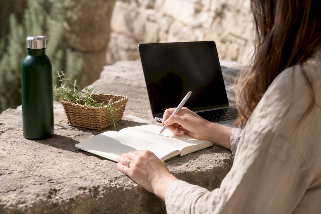 Writing outreach email notes by hand