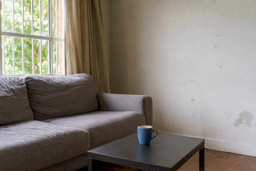 Rincón interior de una casa para foto de inventario