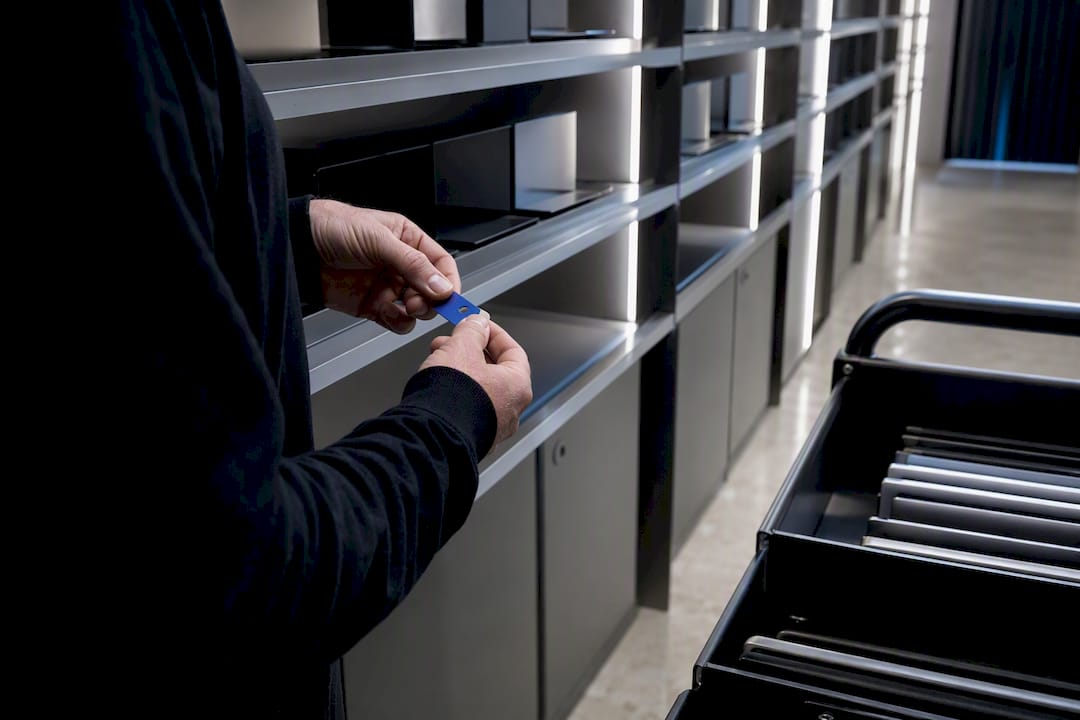 Enterprise IT inventory storage and device handover