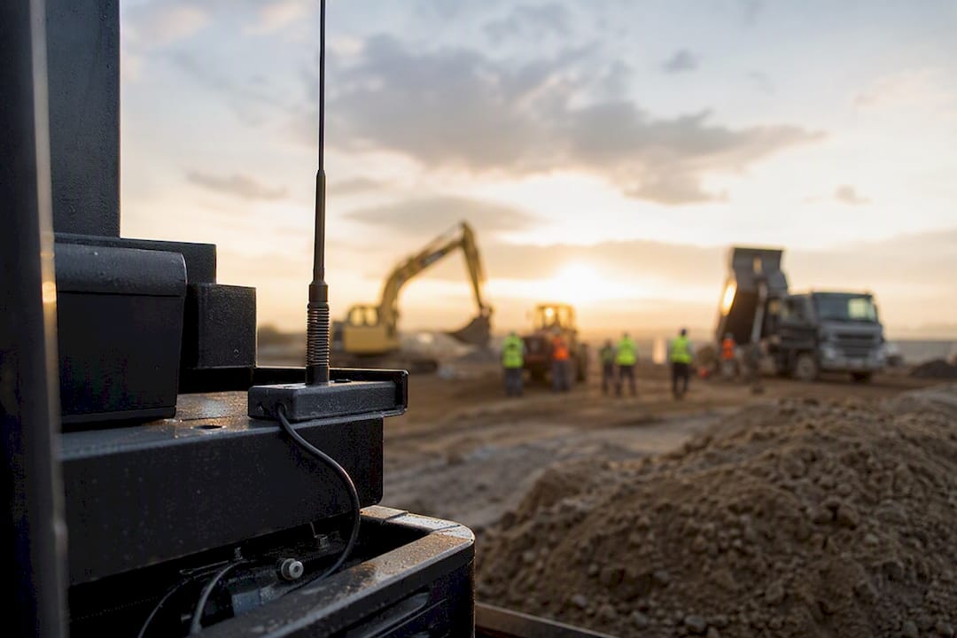 Live vehicle tracking: what it delivers and how to choose it