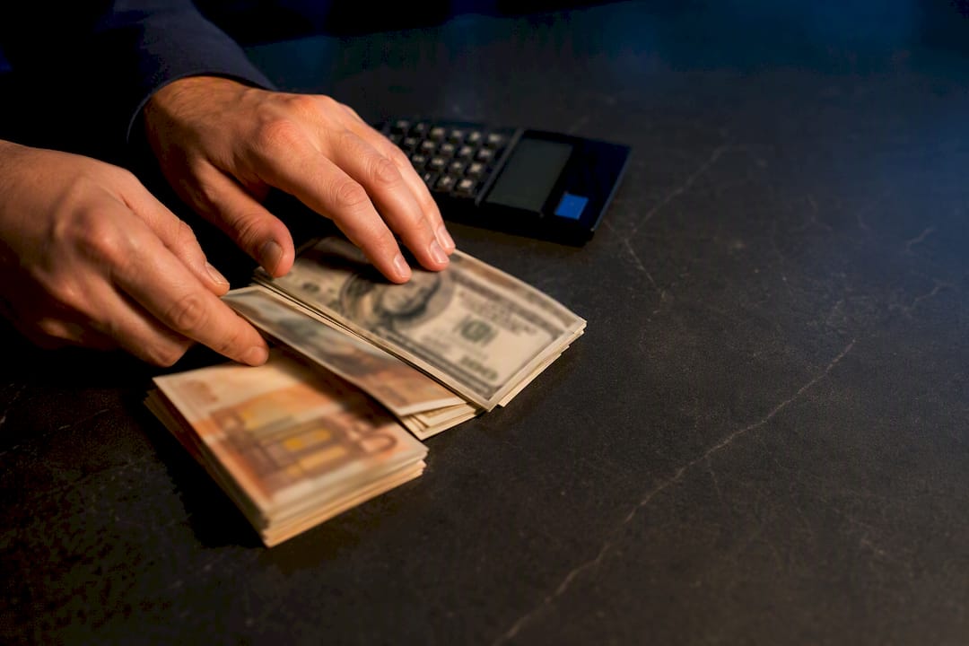 Dollar- und Euro-Reserveplanung mit Rechner