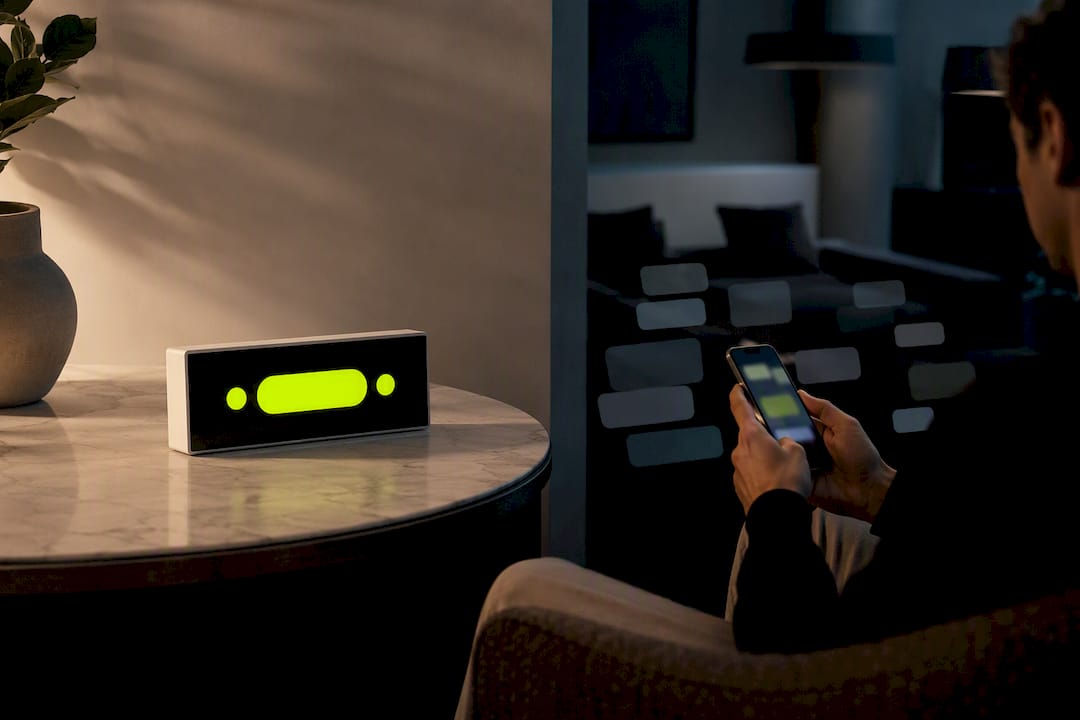 Ambient display versus distracting phone app
