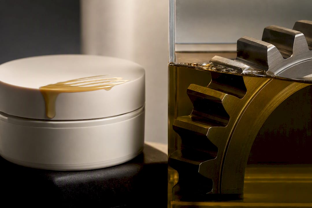 Two oil exposure conditions compared