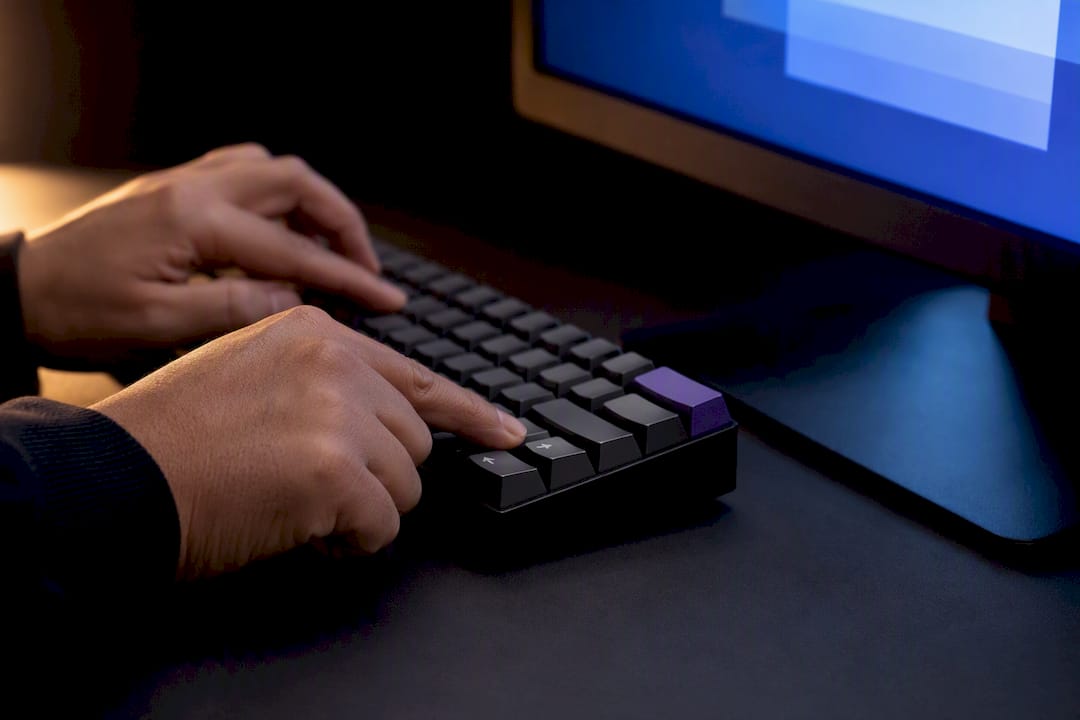 Hands testing dropdown keyboard controls