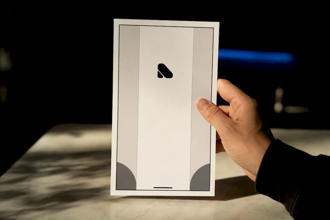 Vertical cover with central branding safe zone