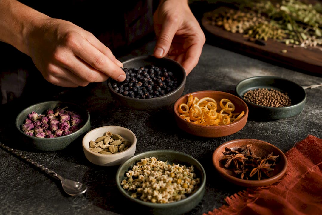 Juniper citrus flowers and spices for gin