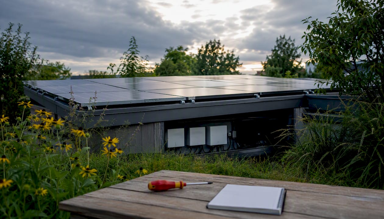 Complete zonnepaneleninstallatie inclusief onderhoudsmaterialen voor buitengebruik