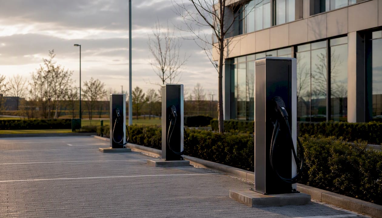 Zakelijke laadpunten voor elektrische auto's bij het kantoor