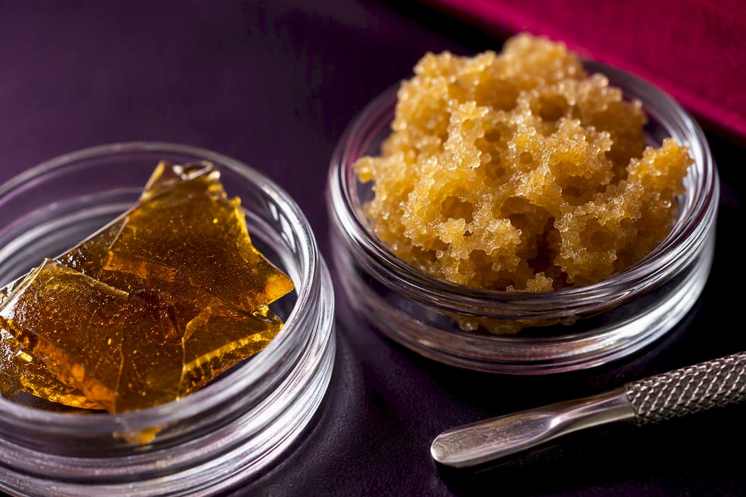 Close-up comparison of shatter and crumble textures