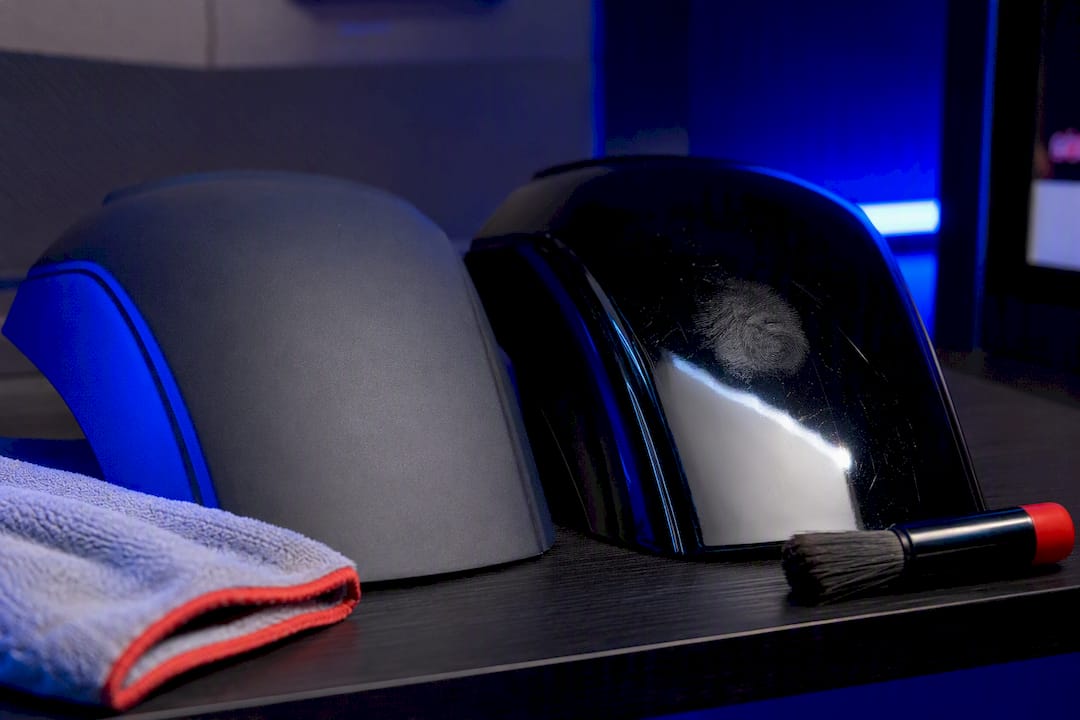 Matte and gloss surfaces revealing dust differences
