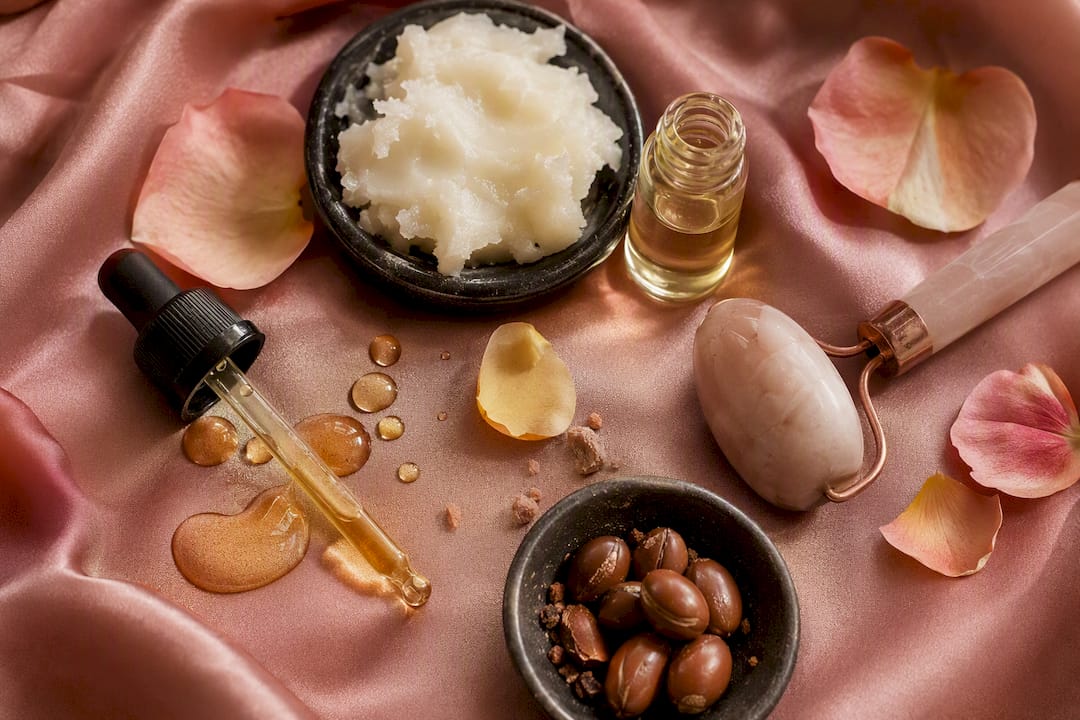 Natural moisturizing ingredients for lip stain