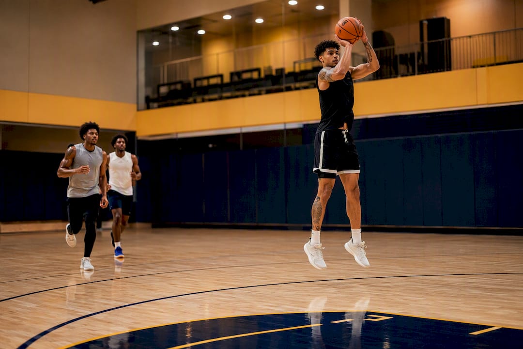Wing player pulling up in transition