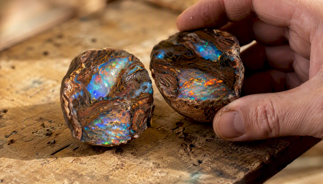 Cracked Yowah nut showing opal center