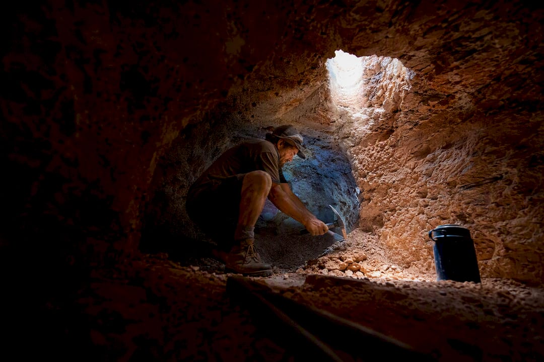 Coober Pedy underground dugout lit by shaft