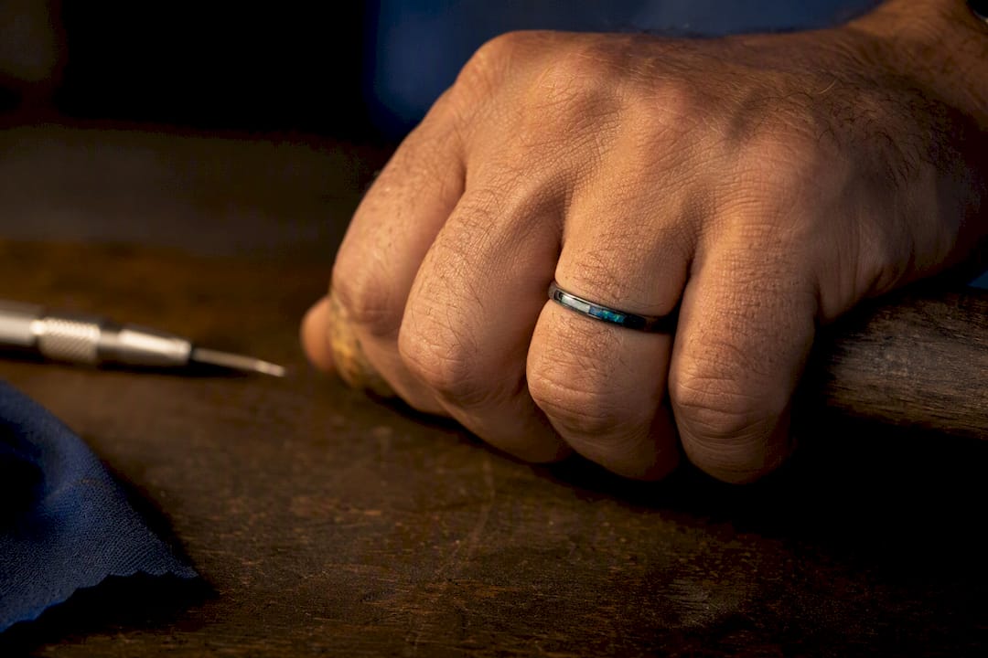 Partial opal ring during hands-on work