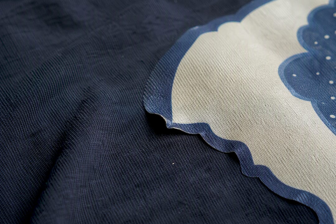 Heat-transfer vinyl edges lifting on graphic t-shirt fabric