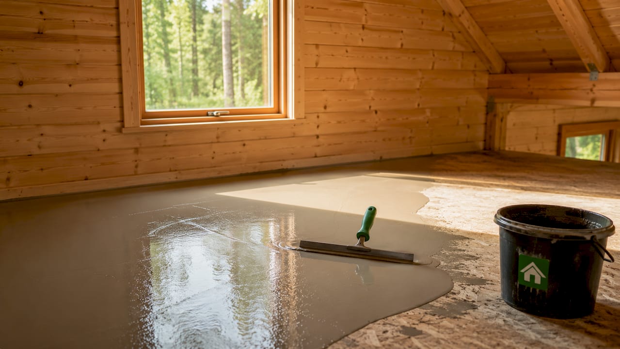 Smooth cabin subfloor with leveling compound applied