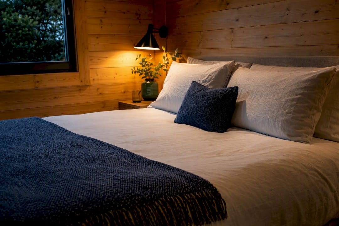 Sleeping in a UK Garden Room: Regs, Planning and 4 Checks