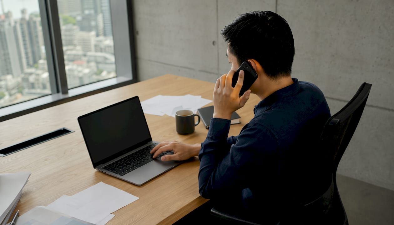 Technicien informatique chargé du support au sein d’un studio technique