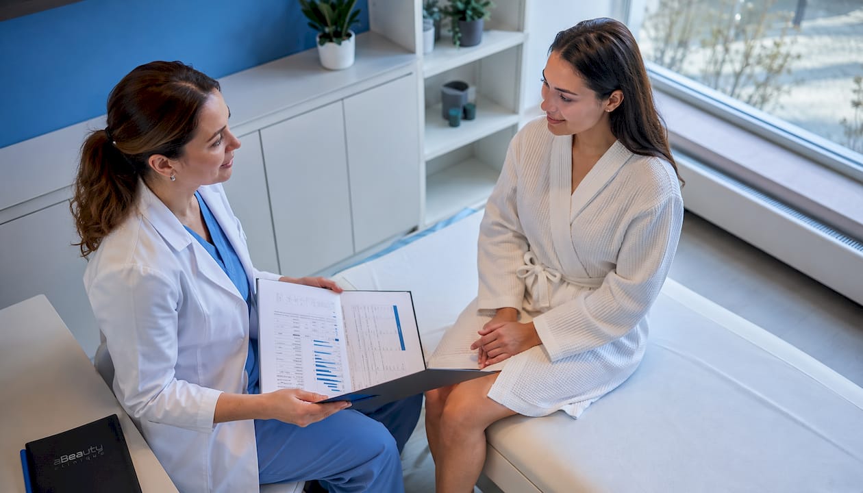 Consultație dermatologică pentru pacienți