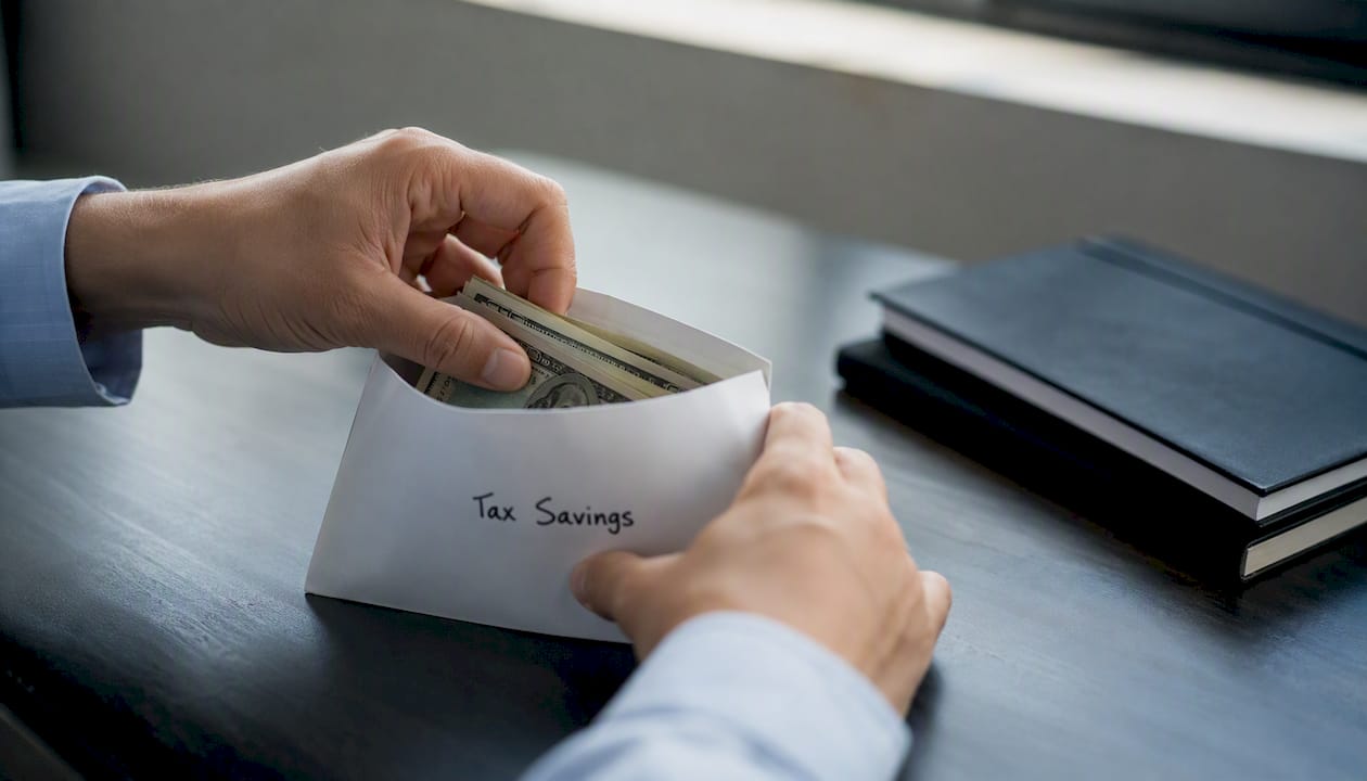 Hands setting aside tax reserve funds