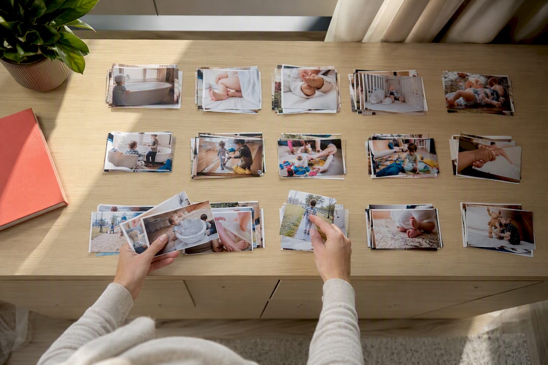 Fotografii de familie organizate pe luni