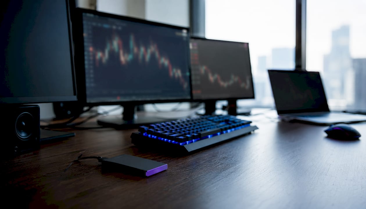 Dark fintech trading workstation setup