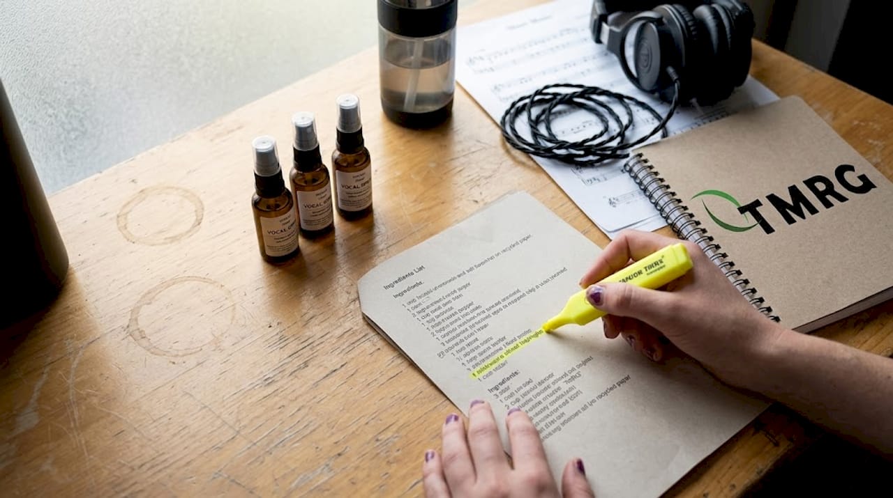Singer reviews safe vocal spray ingredients