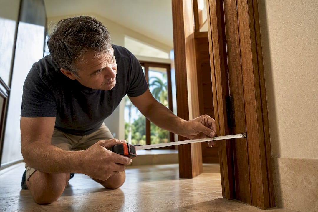 Avoid a Failed Delivery: Tilt Fit Math for Doorway Clearance in Naples